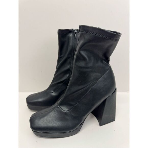 Wild Pair Chunky Heel Platform Booties Black Size 9.5 Sock Like Fit Block Heel - Picture 2 of 9